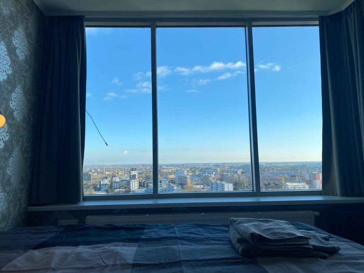 Fantastic View From The 20Th Floor Apartment Bratislava Bagian luar foto