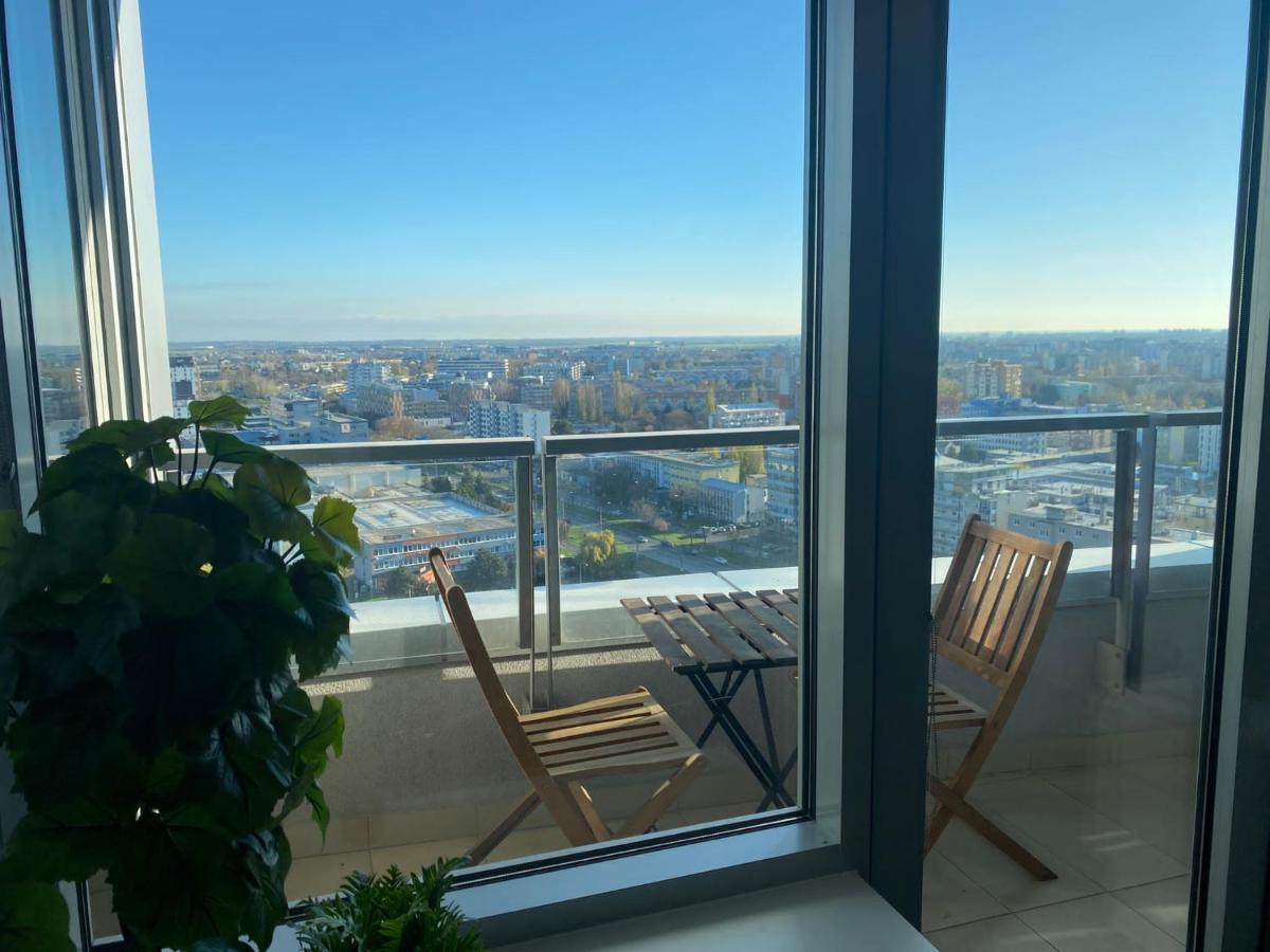 Fantastic View From The 20Th Floor Apartment Bratislava Bagian luar foto