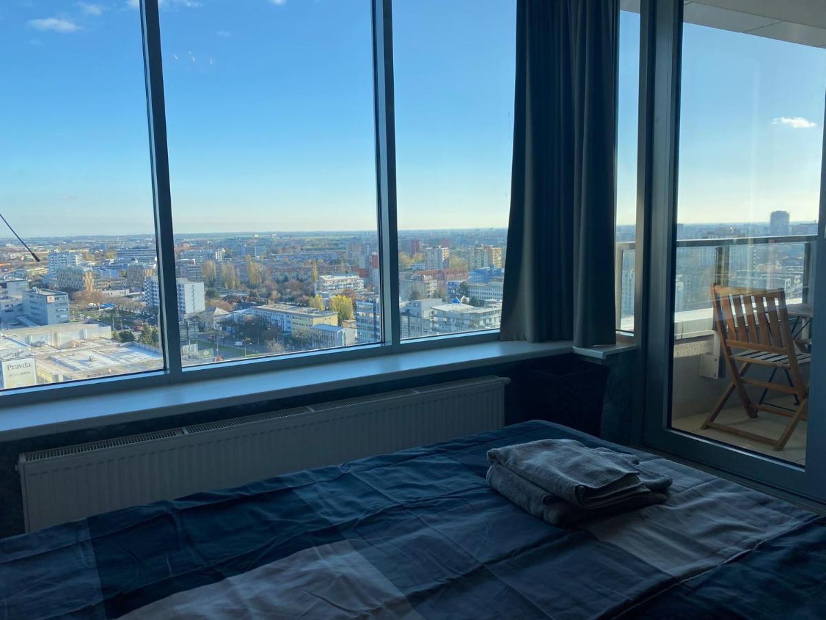 Fantastic View From The 20Th Floor Apartment Bratislava Bagian luar foto